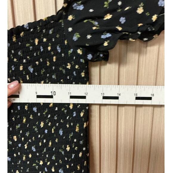 Reformation Smocked Puff Sleeve Blouse Black Floral Print Size M - Picture 6 of 6